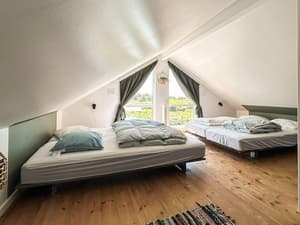 thumbnail: Interior