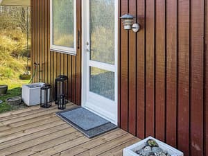 thumbnail: Exterior