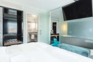thumbnail: In-room business center