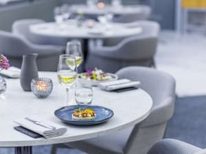 thumbnail: Restaurant