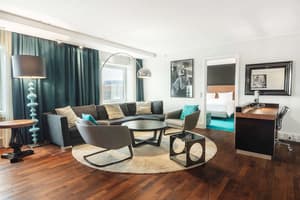 thumbnail: In-room business center