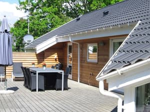 thumbnail: Exterior