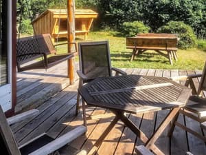 thumbnail: Outdoor dining