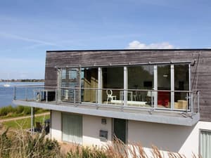 thumbnail: Exterior
