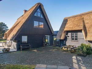 thumbnail: Exterior