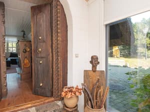 thumbnail: Interior