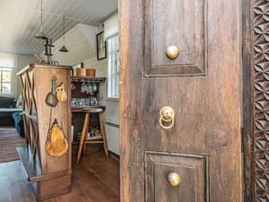 thumbnail: Interior