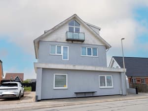 thumbnail: Exterior