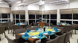 thumbnail: Restaurant