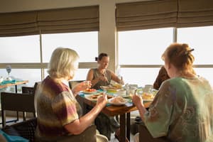 thumbnail: Family dining