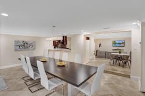 thumbnail: Dining room