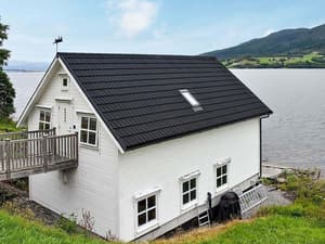 thumbnail: Exterior