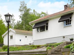 thumbnail: Exterior