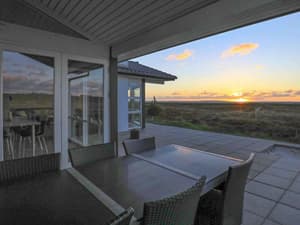 thumbnail: Exterior