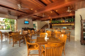 thumbnail: Breakfast area
