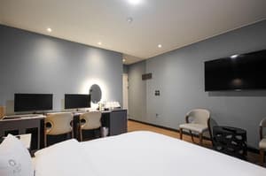 thumbnail: Room