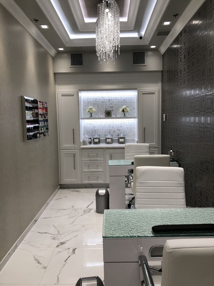 Nail salon