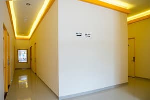 thumbnail: Hallway