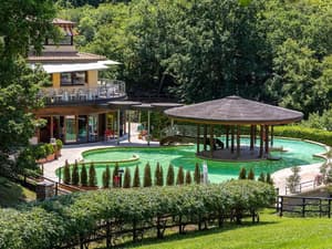 thumbnail: Pool