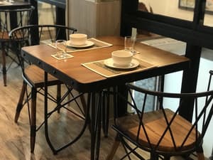 thumbnail: Breakfast area