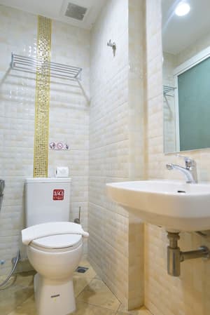 thumbnail: Bathroom sink