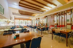 thumbnail: Interior
