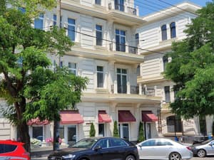thumbnail: Exterior