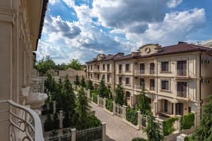 thumbnail: Exterior