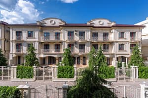 thumbnail: Exterior