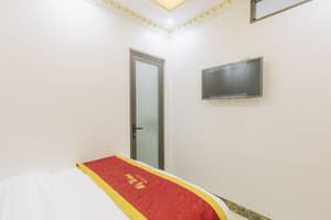 thumbnail: Interior detail