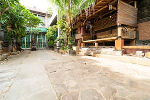 thumbnail: Exterior