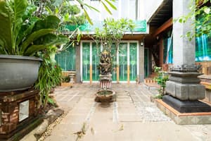 thumbnail: Exterior