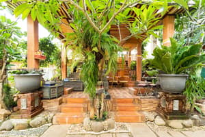 thumbnail: Exterior