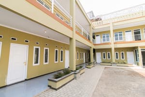 thumbnail: Exterior detail