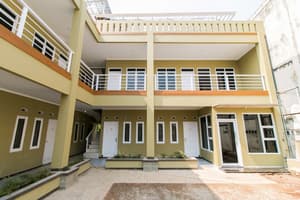 thumbnail: Exterior detail