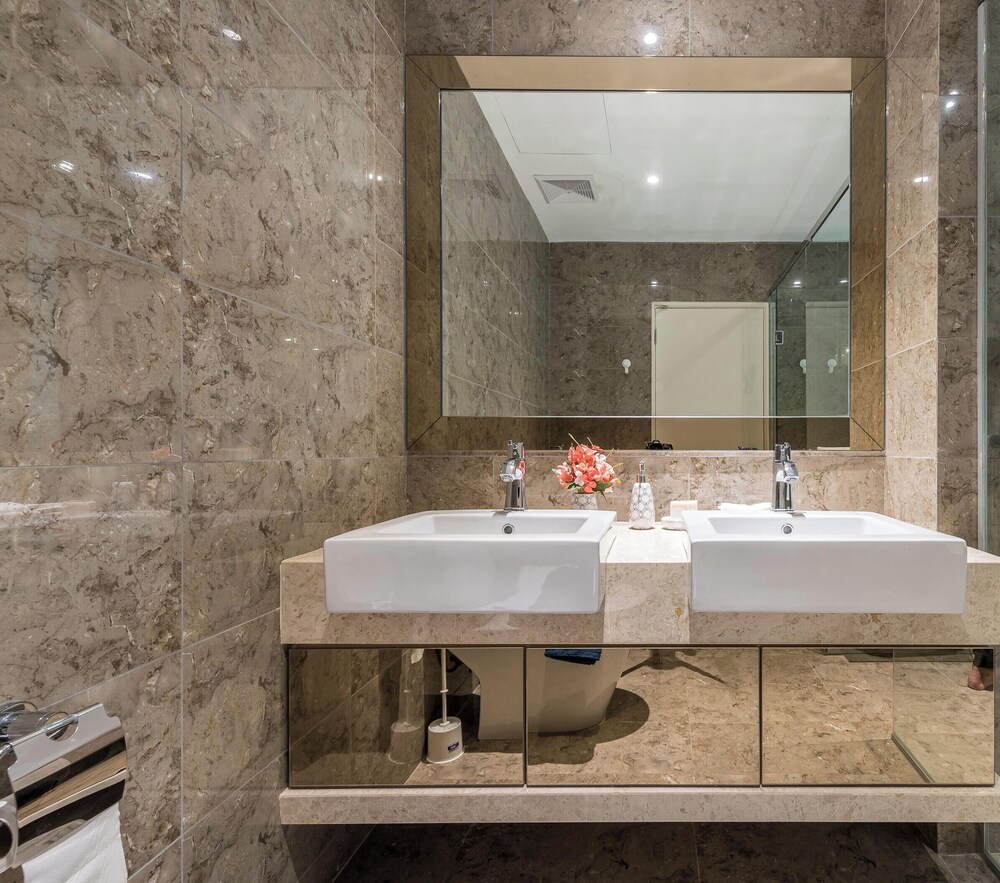 Bathroom shower