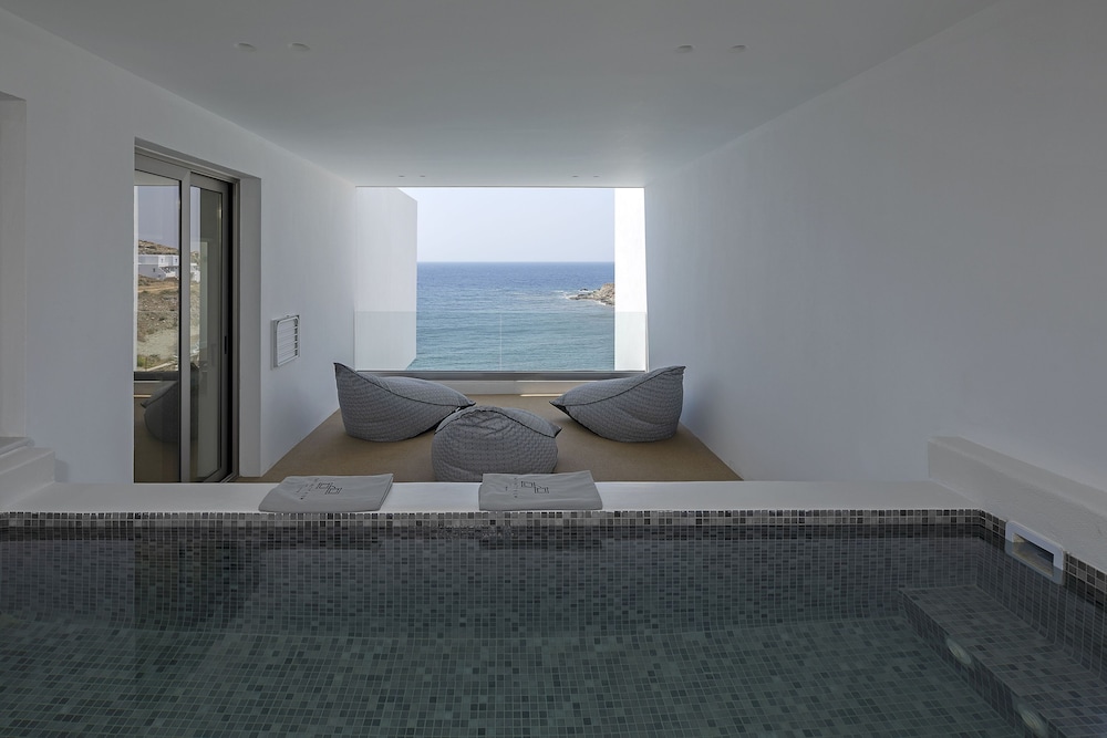 Private pool
