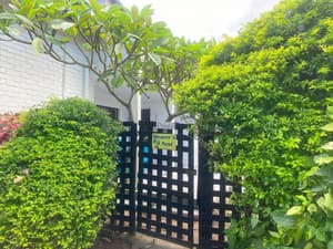 thumbnail: Front of property