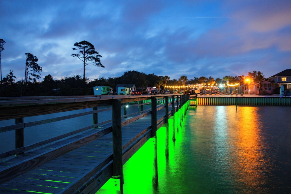 Dock