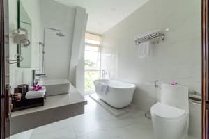 thumbnail: Bathroom