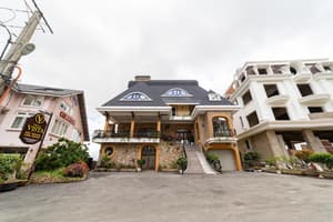 thumbnail: Front of property