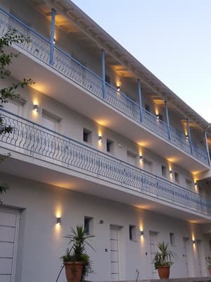 thumbnail: Exterior