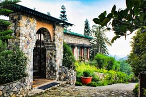 thumbnail: Exterior detail