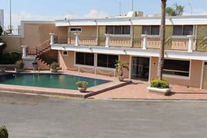 thumbnail: Outdoor pool