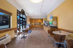 thumbnail: Breakfast area