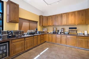 thumbnail: Breakfast area