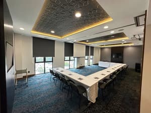 thumbnail: Business center