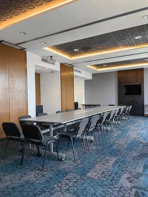 thumbnail: Business center