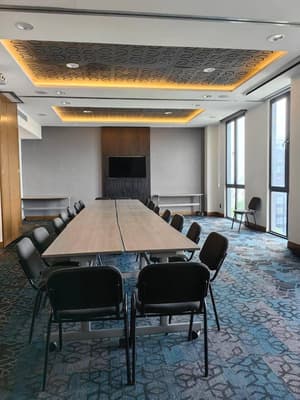 thumbnail: Business center