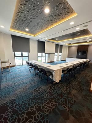 thumbnail: Business center